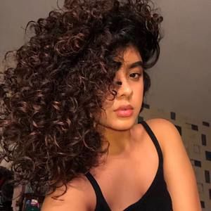 Meet your Posher, Salena